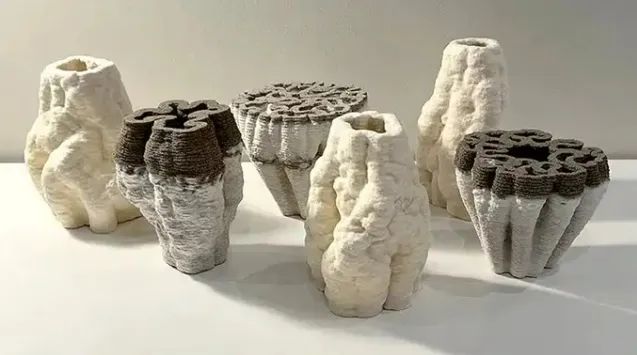 bioMATTERS使用粘土和菌絲體，3D打印家居物品 圖片